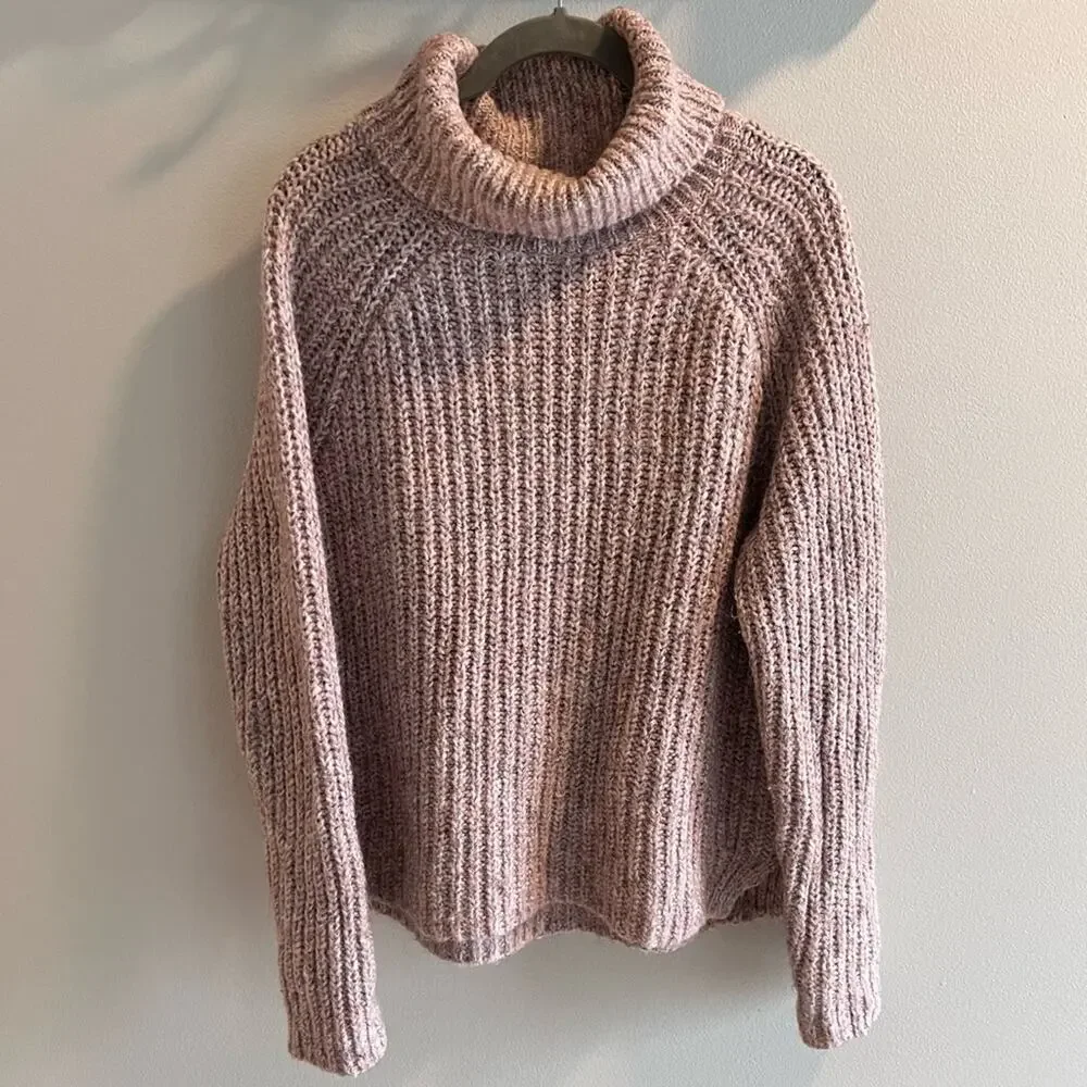 Abercrombie & Fitch Light Mauve Pink Sweater Size M